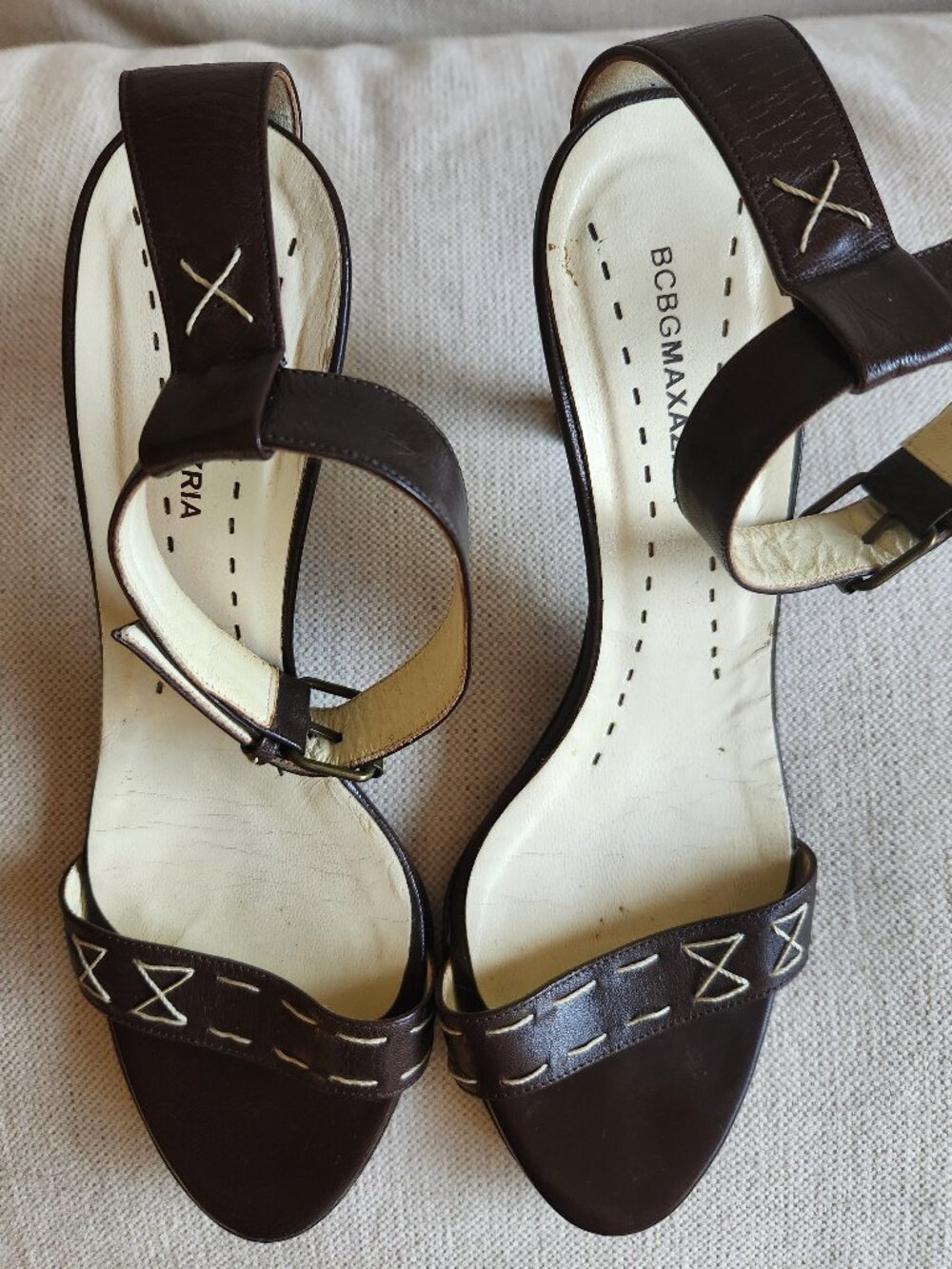 BCBGMaxAzria Brown Leather Contrast Stitch Heeled Sandals - Sz 8.5 (EU 39)